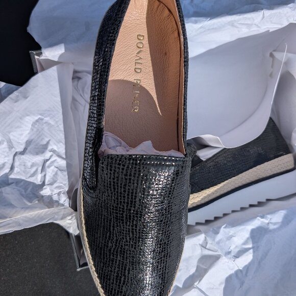 Donald Pliner Black Spring Loafer Size 10 NIB - Picture 5 of 8